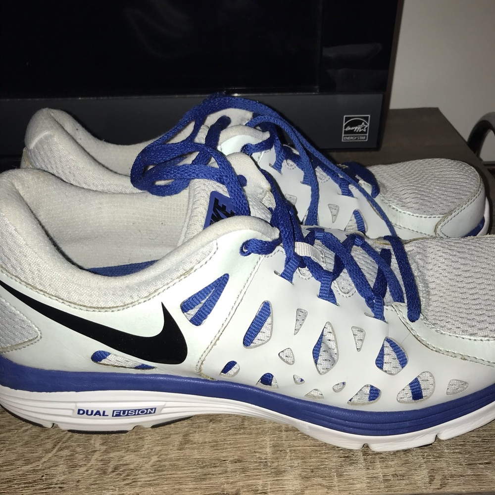 Nike Dual Fusion Size 10 Running Sneakers